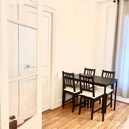 Spacious Flat Near Montparnasse Bausset 4th * Parigi